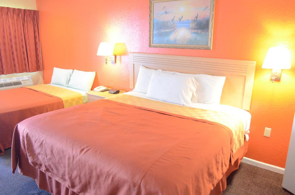 Texan Inn & Suites Louetta Ruang foto