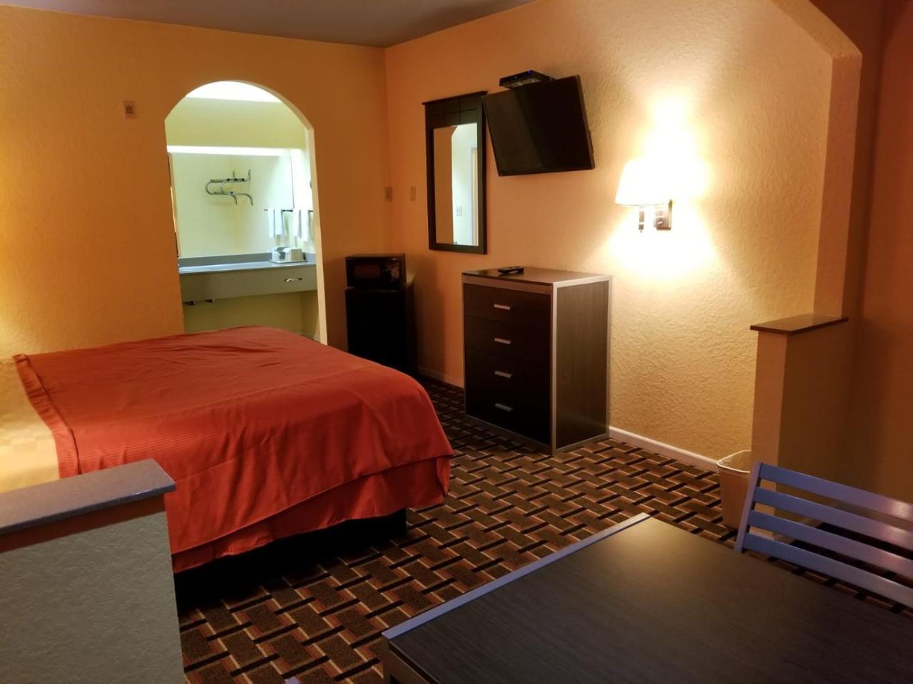 Texan Inn & Suites Louetta Bagian luar foto