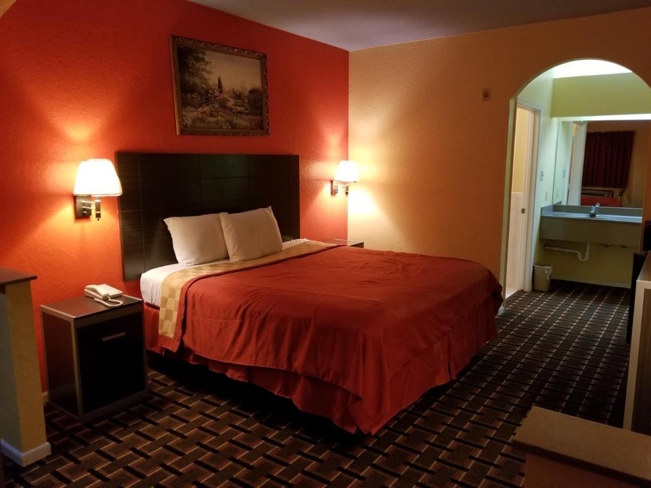 Texan Inn & Suites Louetta Bagian luar foto