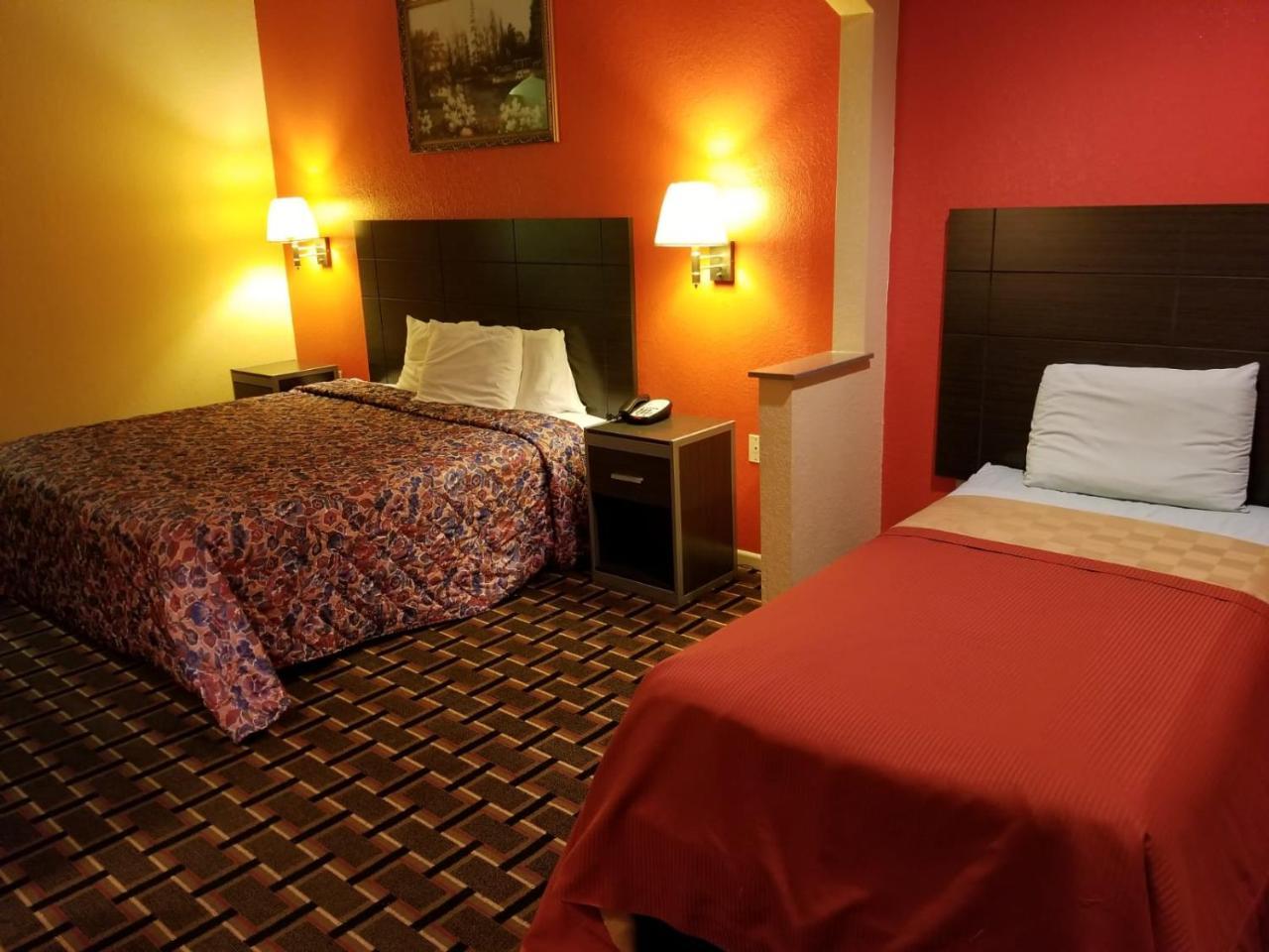 Texan Inn & Suites Louetta Bagian luar foto