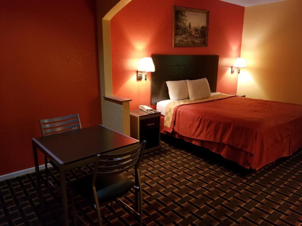 Texan Inn & Suites Louetta Bagian luar foto